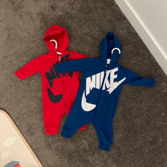 Baby Nike zip up onsies - Picture 2 of 4